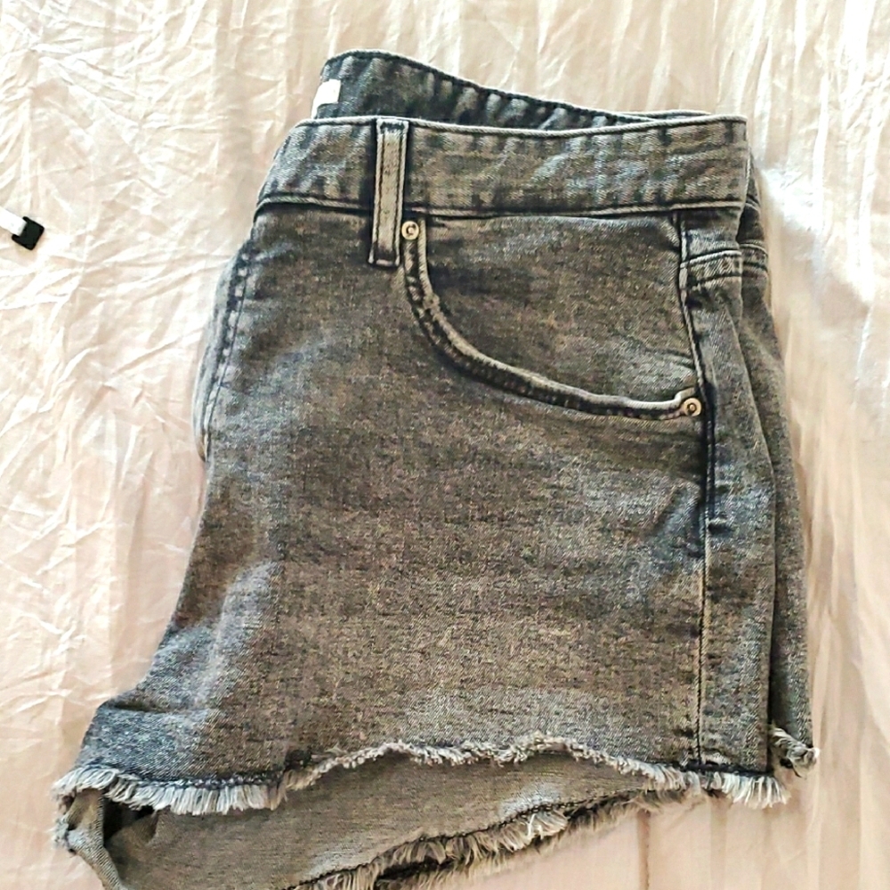 H&M Black Washed Jean Frayed Hem women sz 10